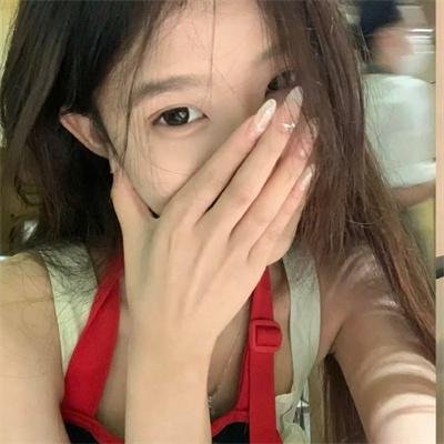 沙滩上的夏娃